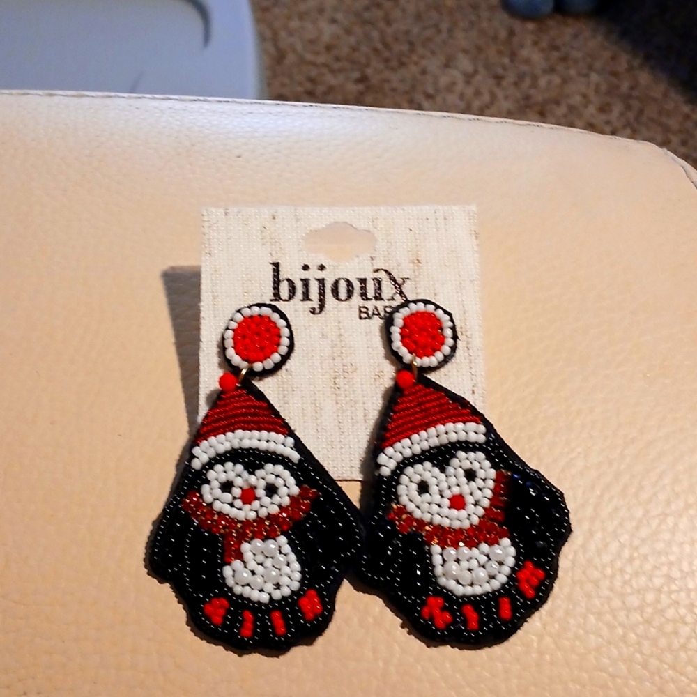 Adorable Christmas Penguin Earrings NWT